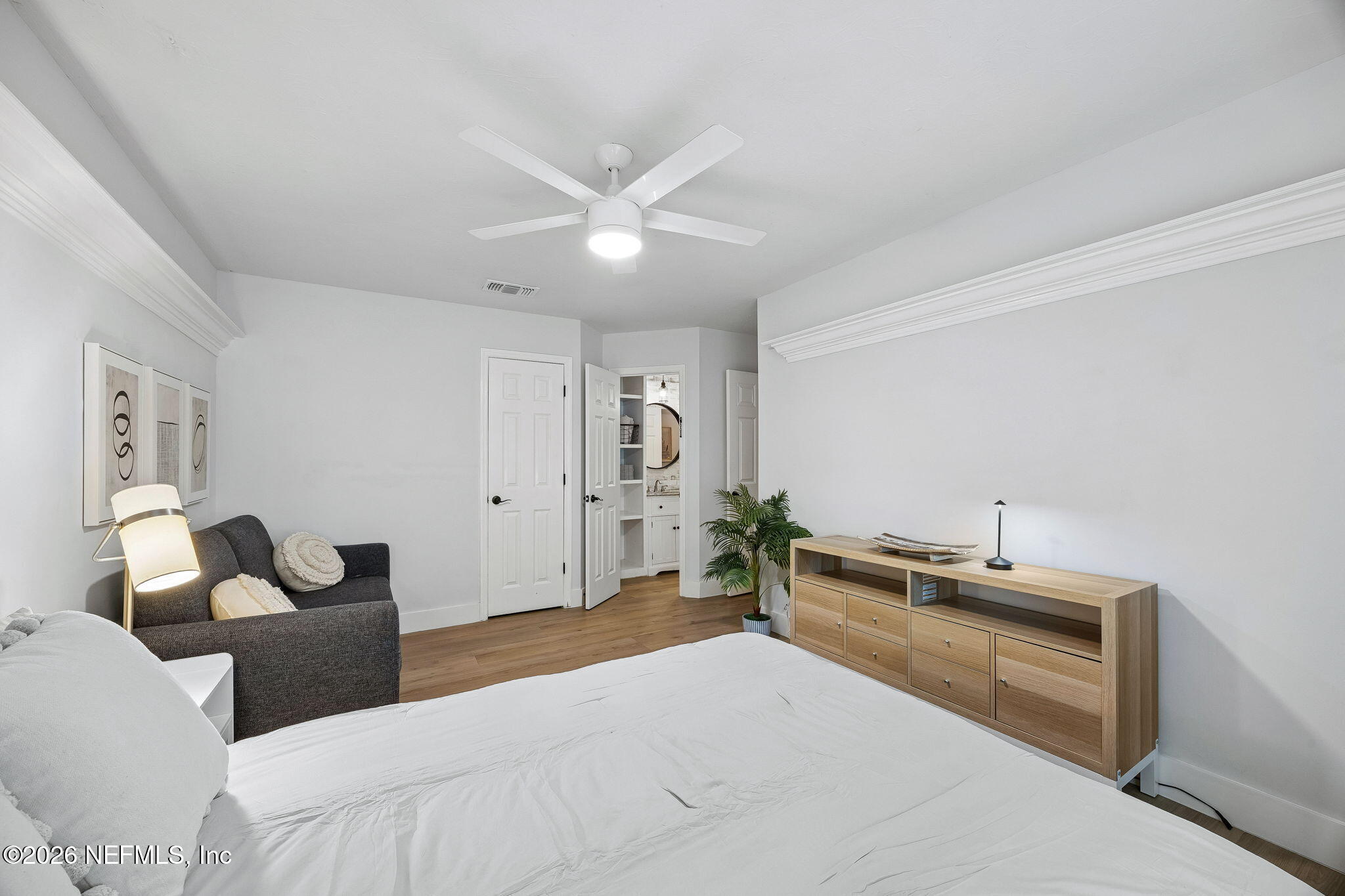 213 PINK IBIS Court
