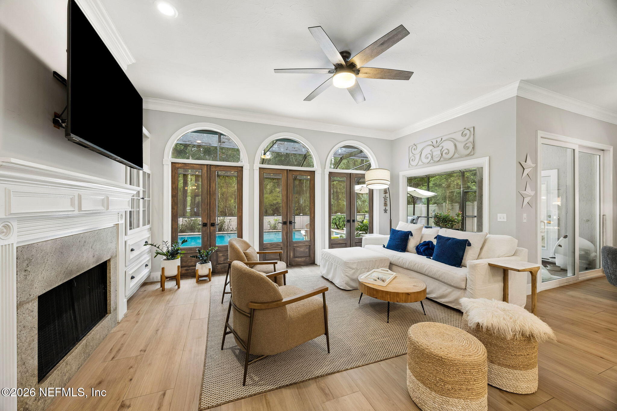 213 PINK IBIS Court