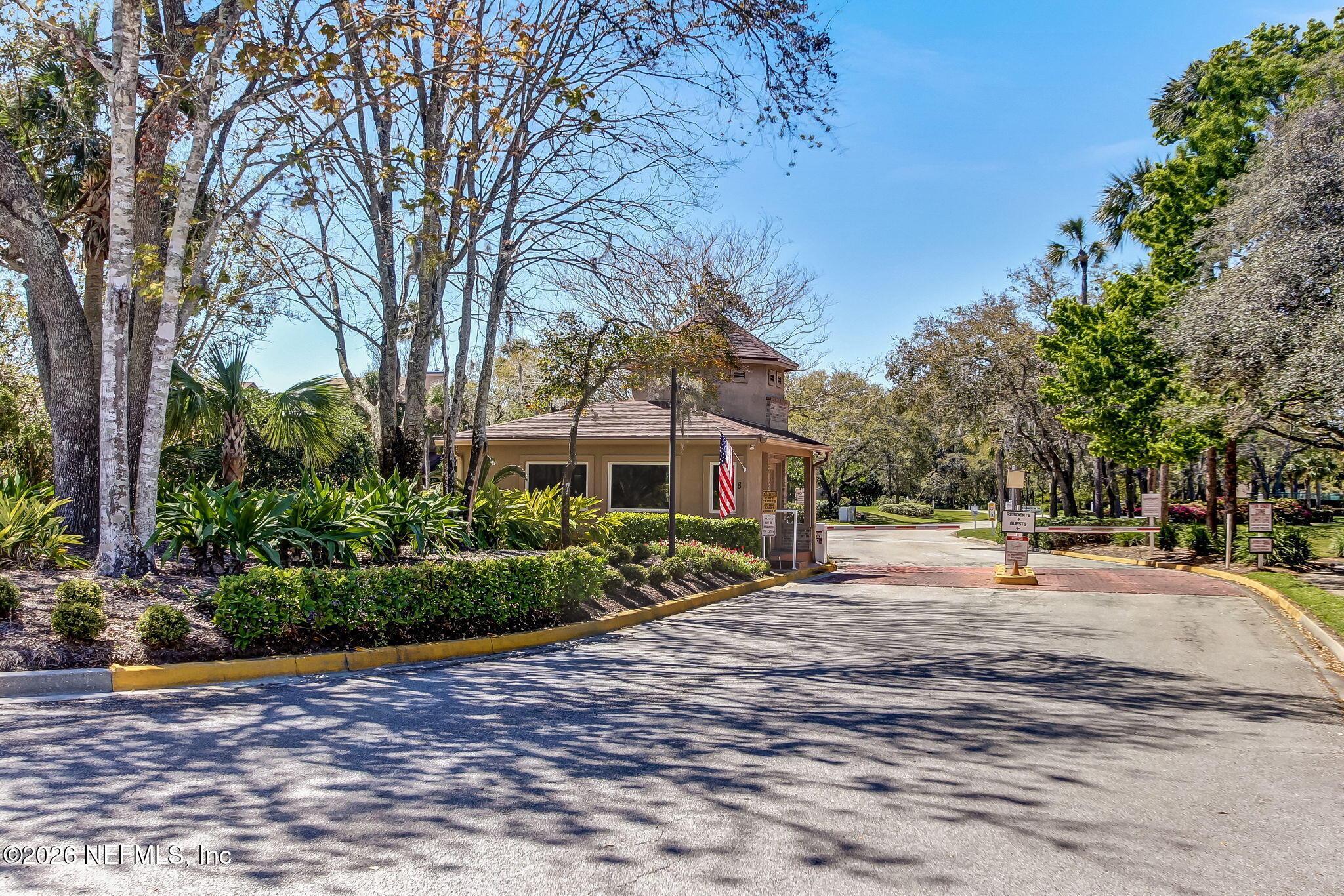 213 PINK IBIS Court