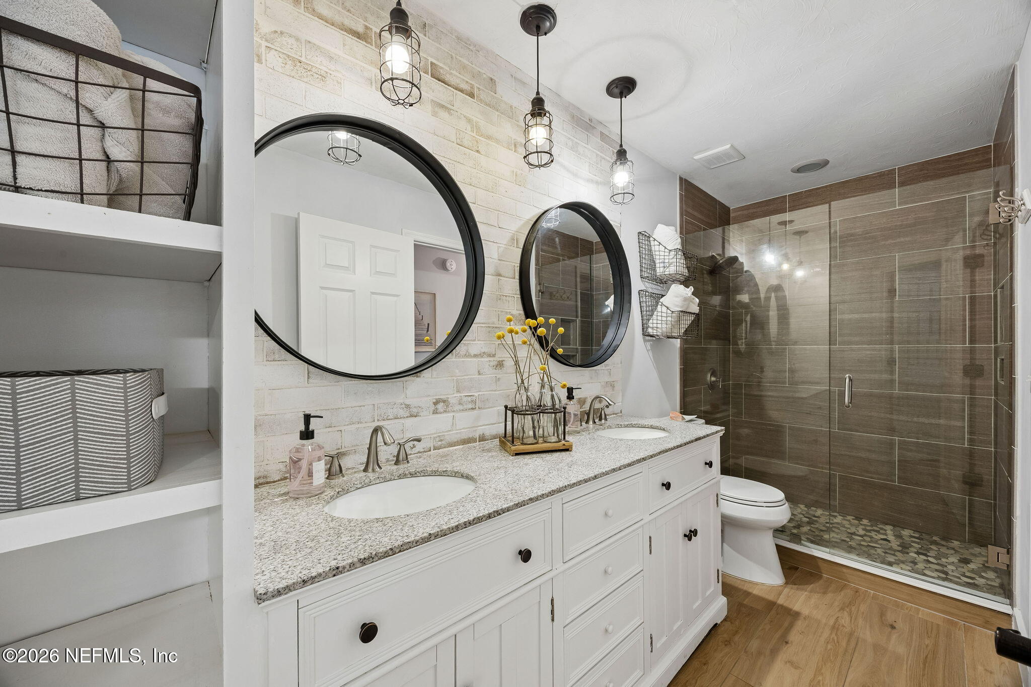 213 PINK IBIS Court