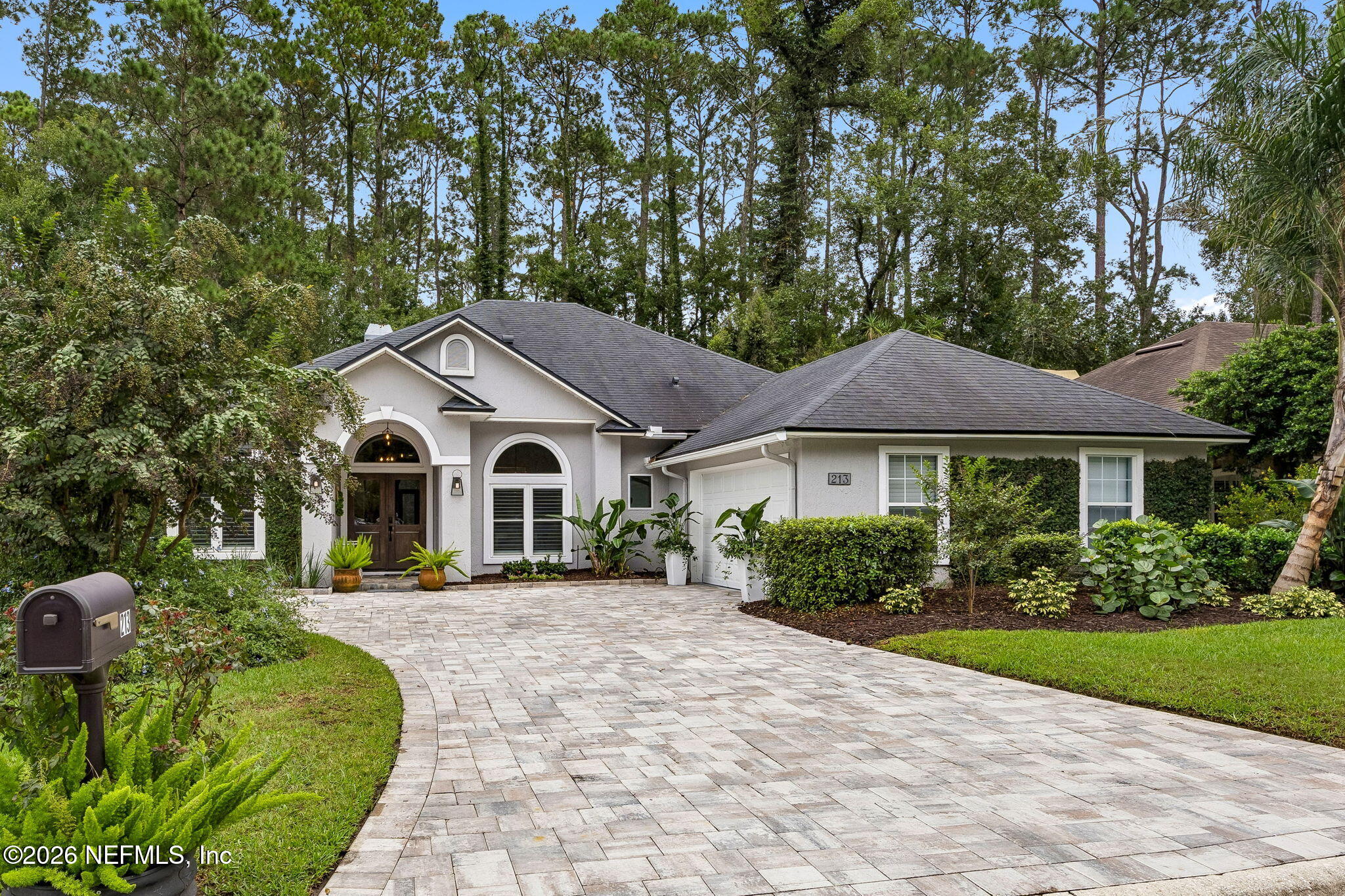 213 PINK IBIS Court
