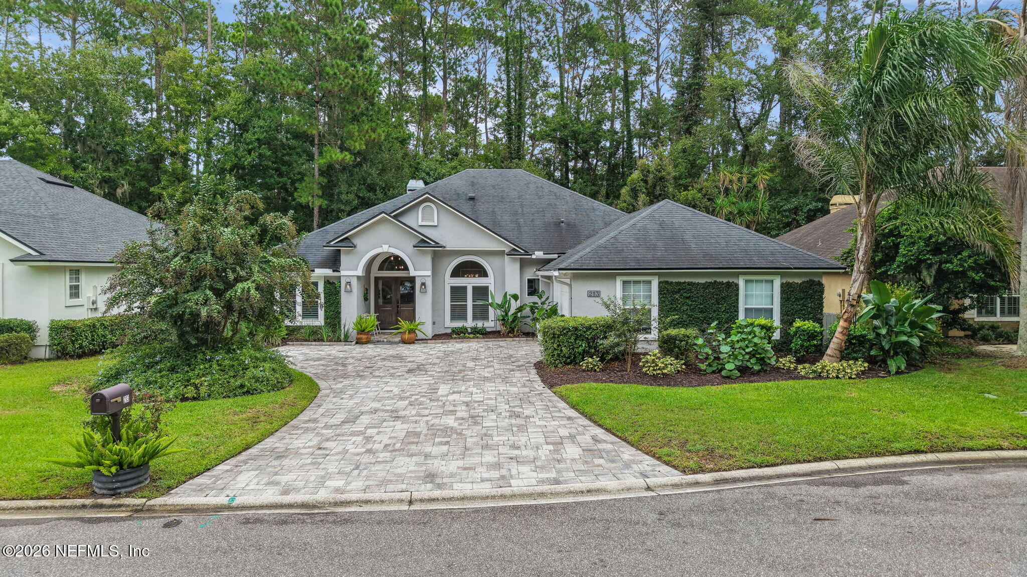 213 PINK IBIS Court