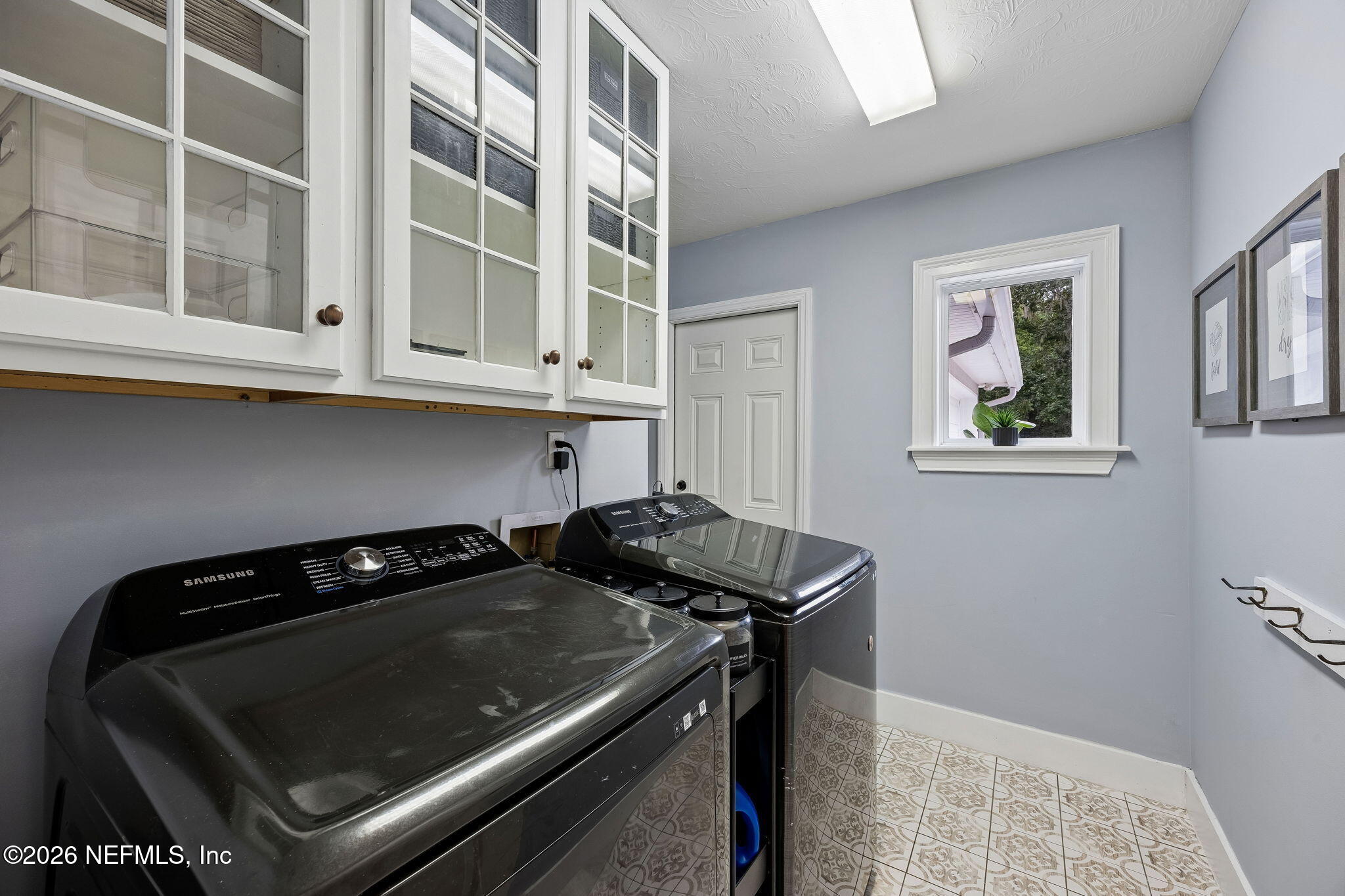 213 PINK IBIS Court