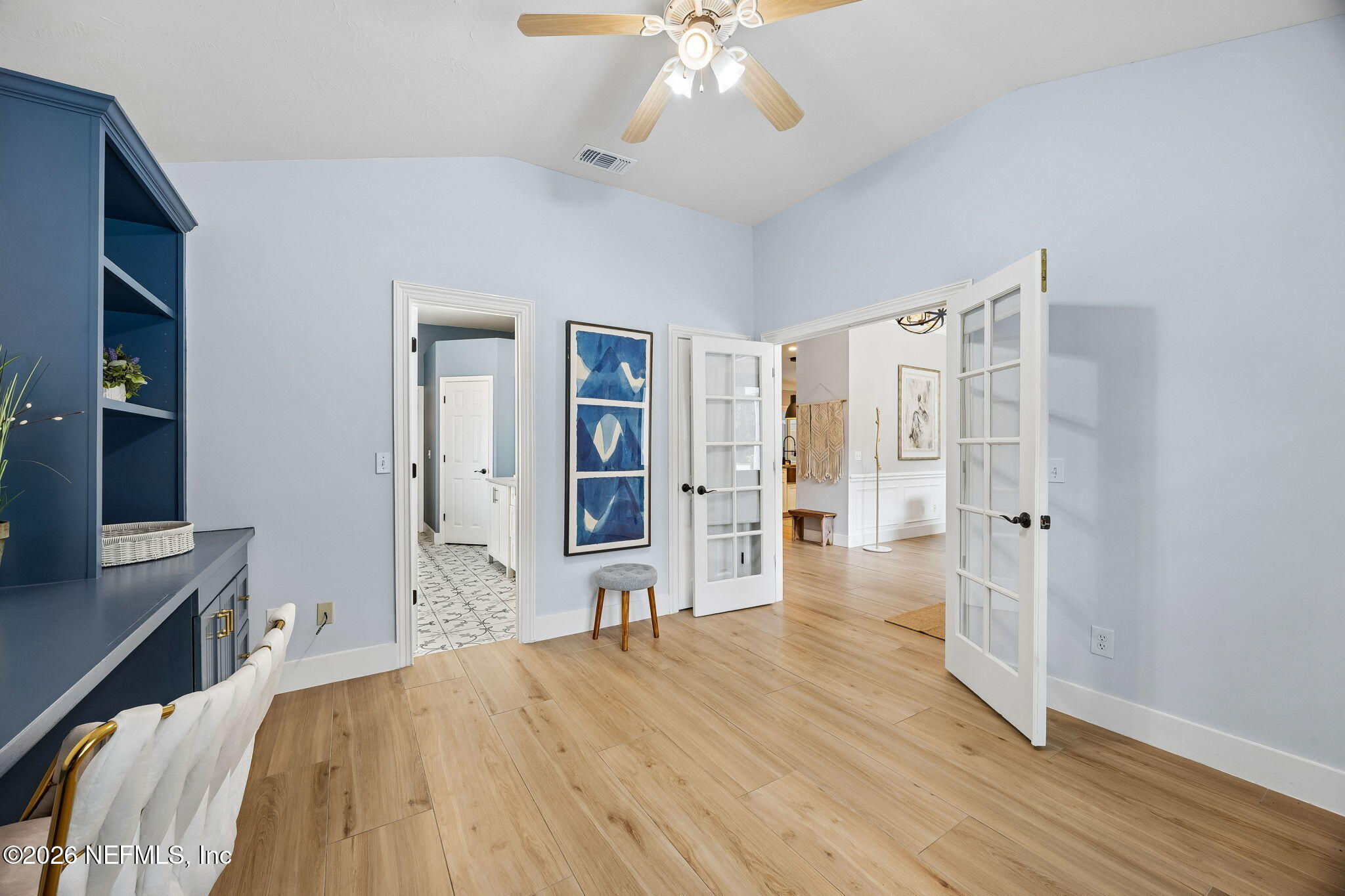 213 PINK IBIS Court