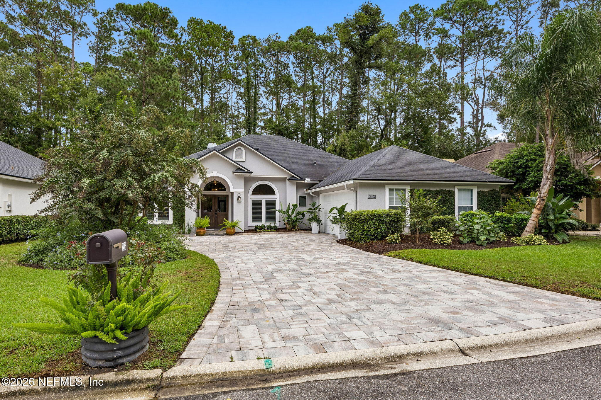 213 PINK IBIS Court
