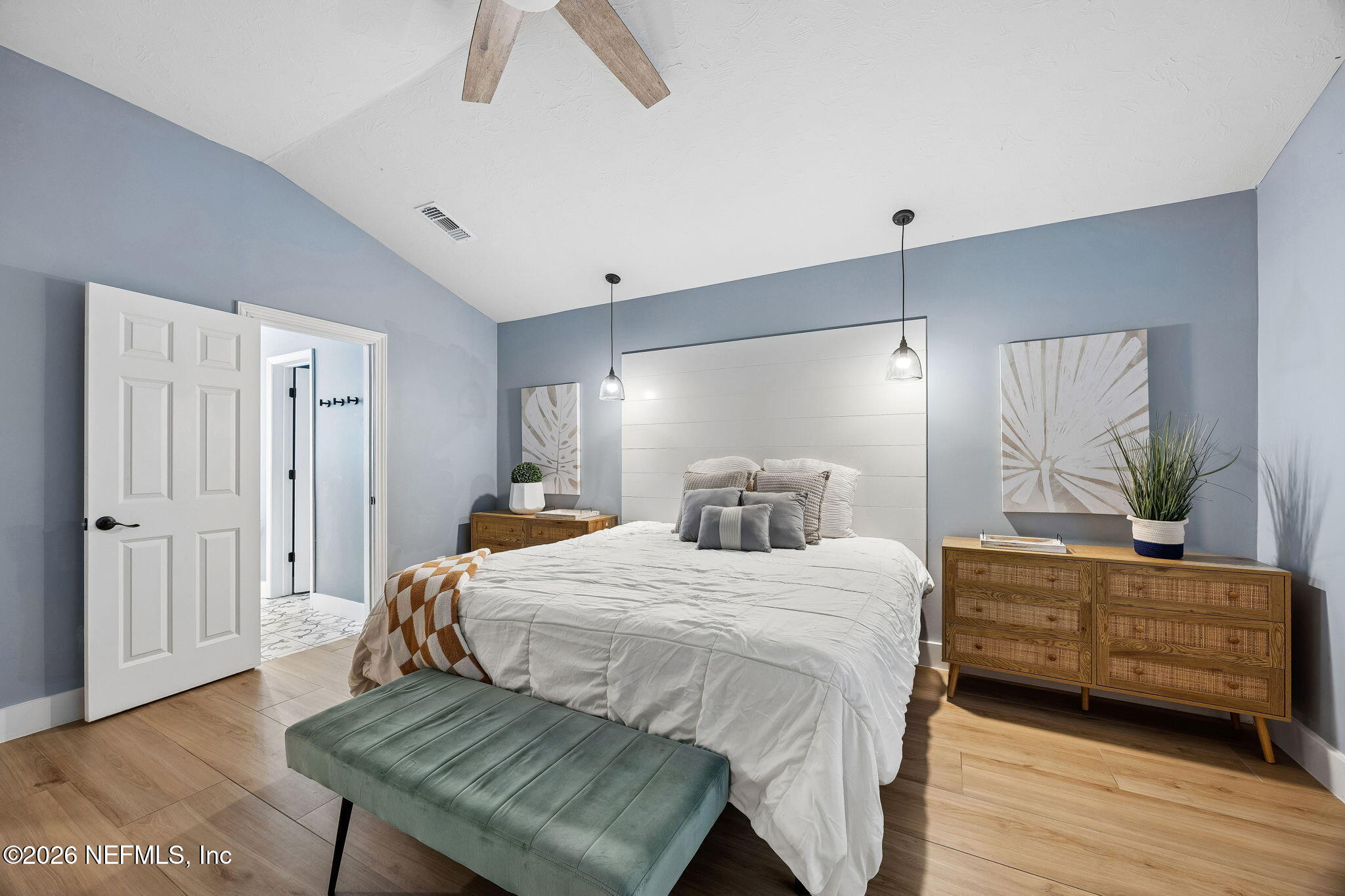 213 PINK IBIS Court