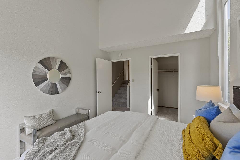 1112 W Hillsdale BLVD