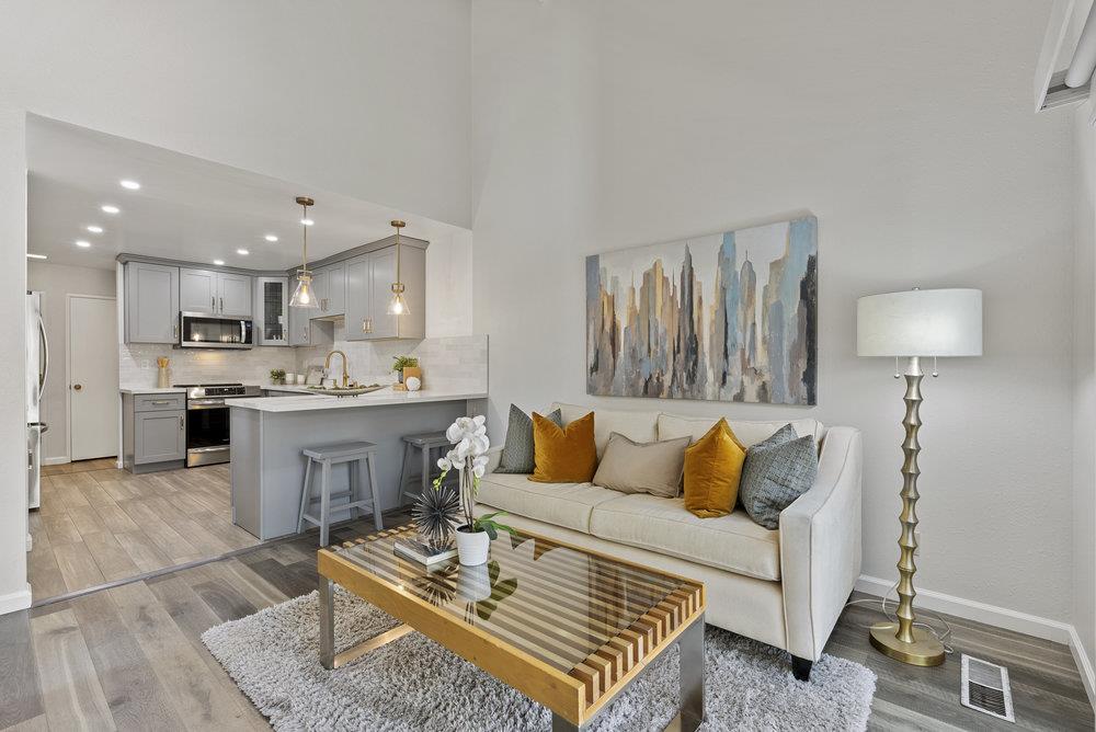 1112 W Hillsdale BLVD