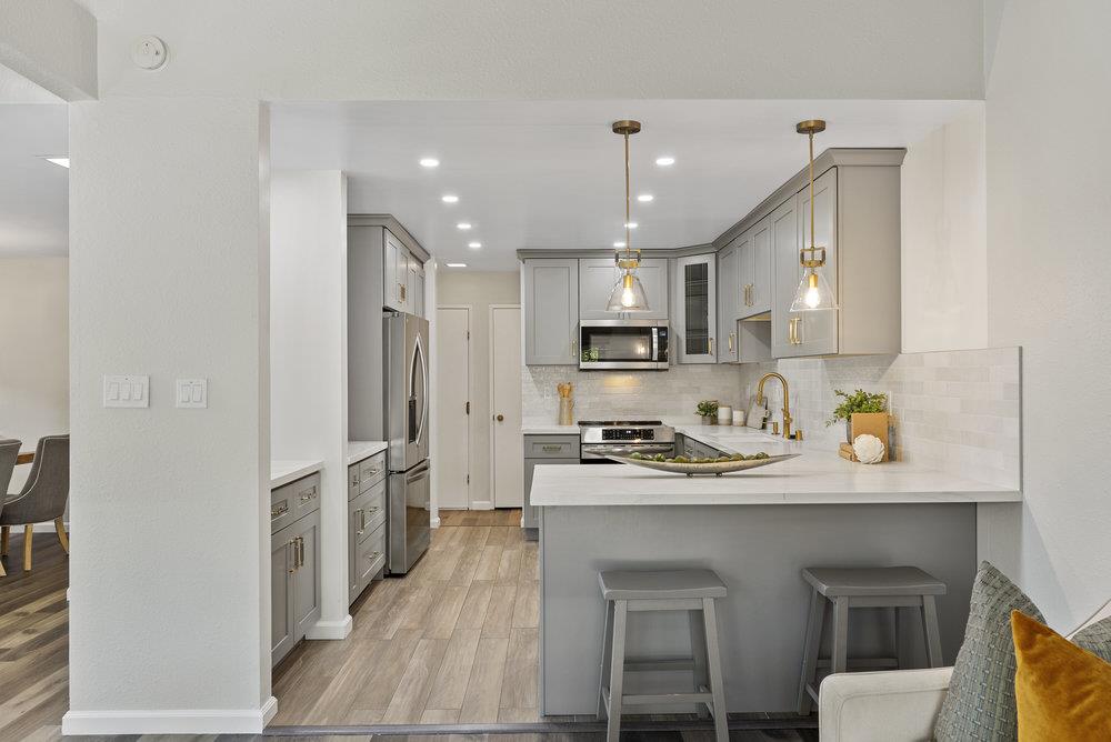 1112 W Hillsdale BLVD