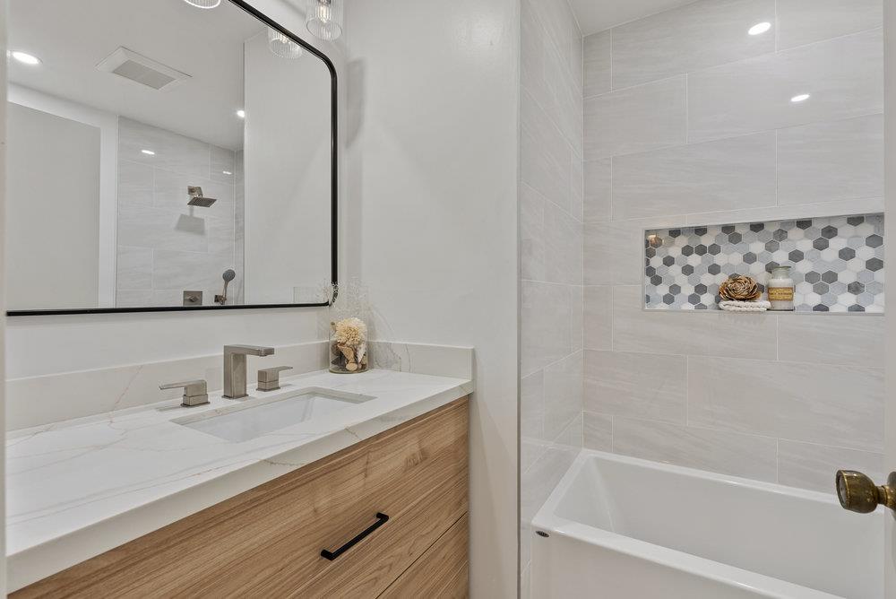 1112 W Hillsdale BLVD