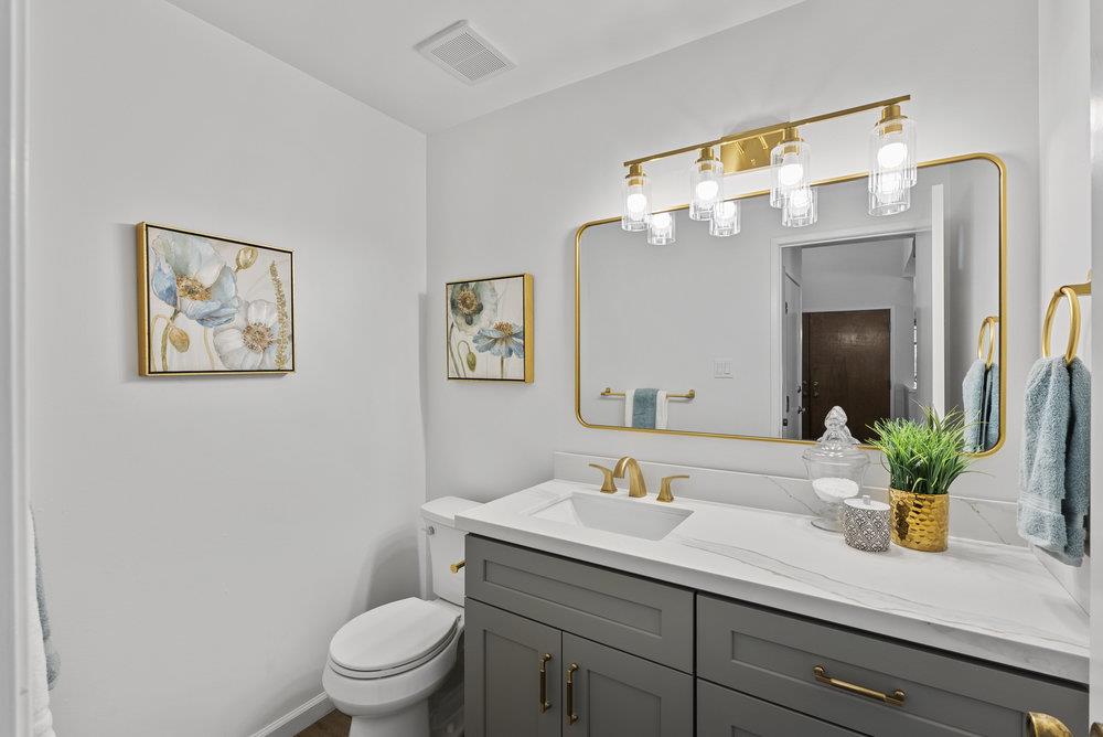 1112 W Hillsdale BLVD