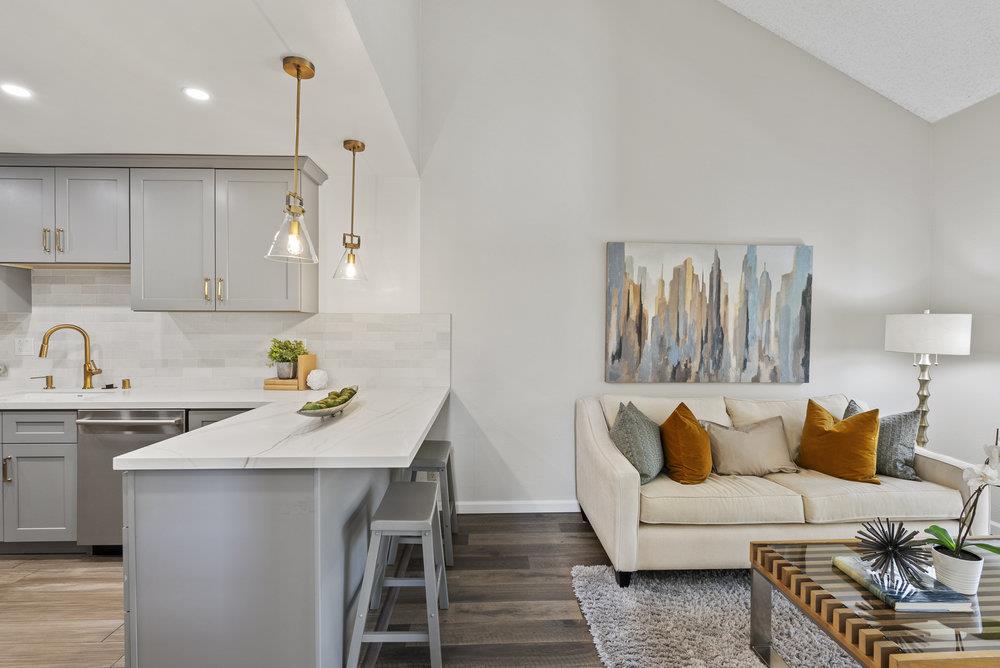 1112 W Hillsdale BLVD