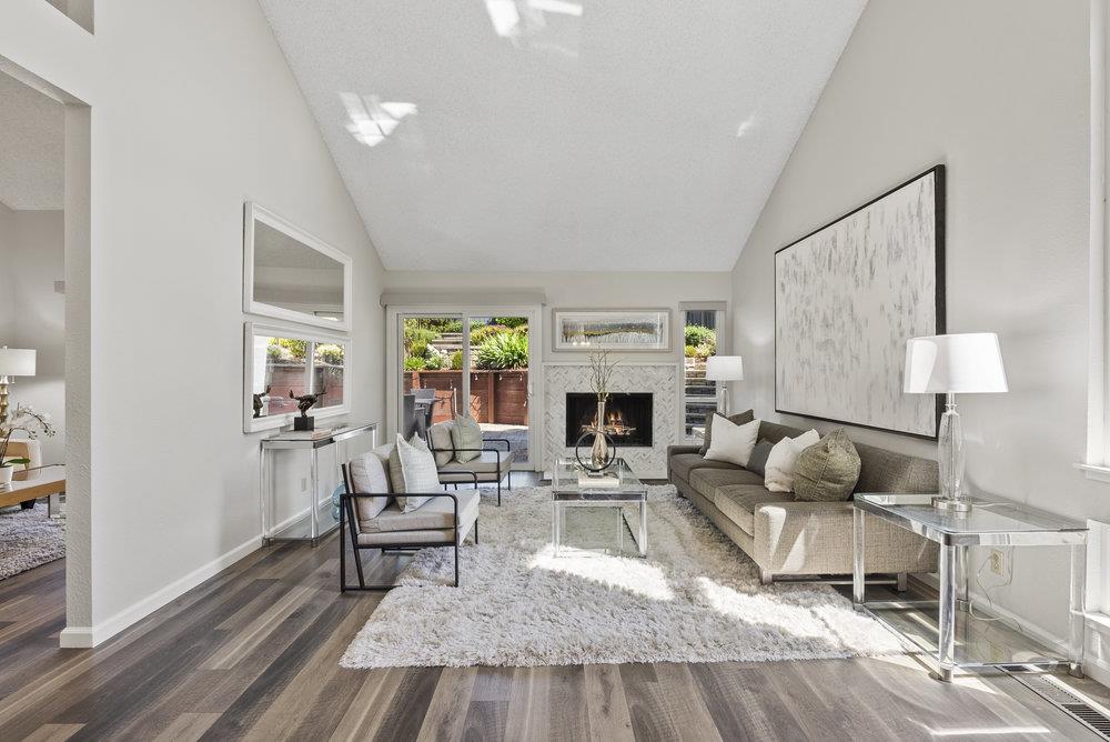 1112 W Hillsdale BLVD