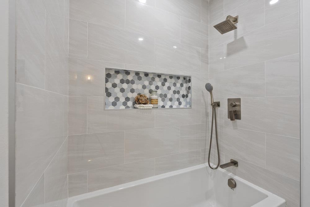 1112 W Hillsdale BLVD