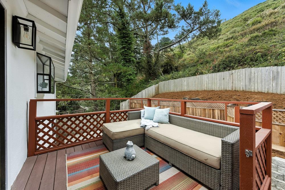 1527 Terra Nova Boulevard