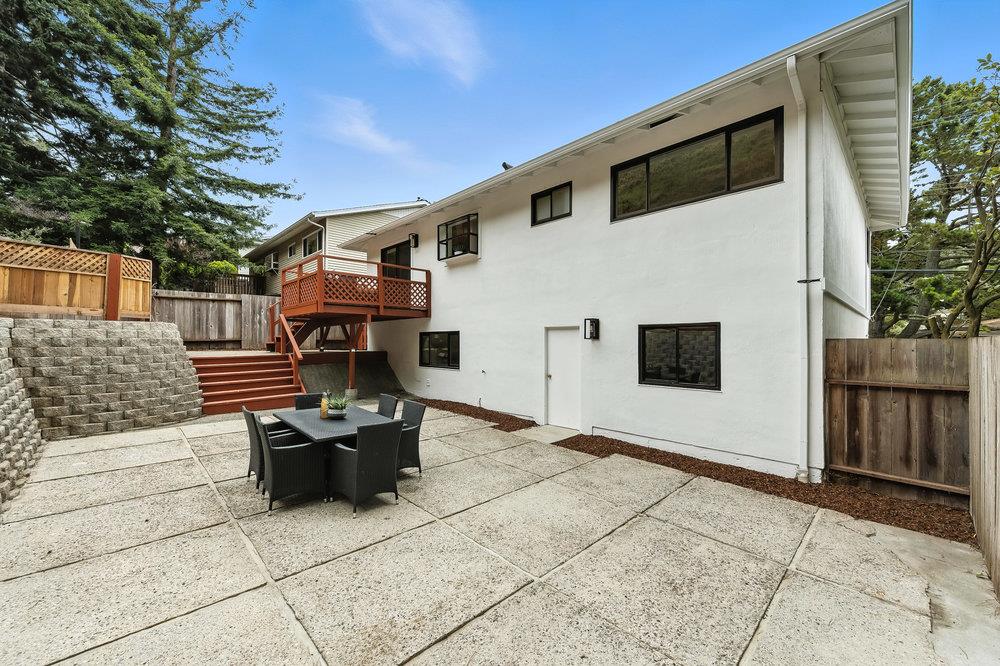 1527 Terra Nova Boulevard