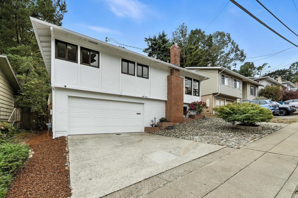 1527 Terra Nova Boulevard