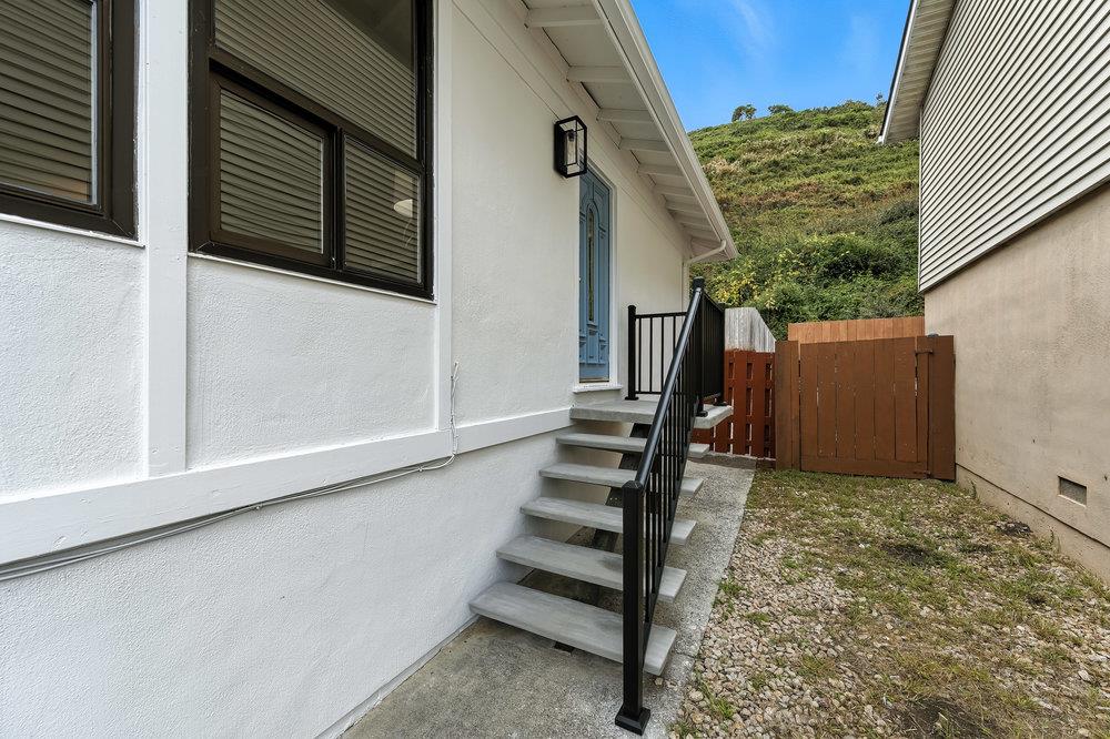 1527 Terra Nova Boulevard