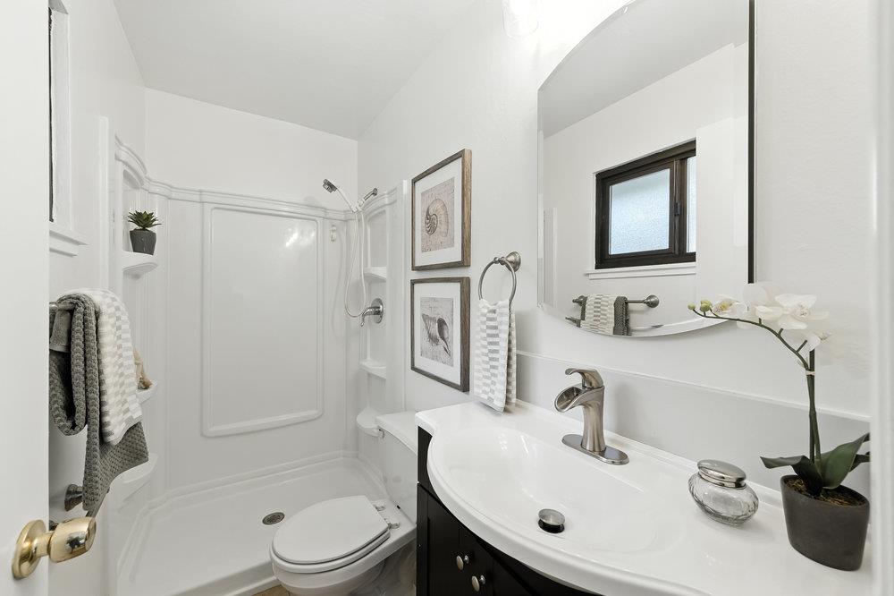 1527 Terra Nova Boulevard