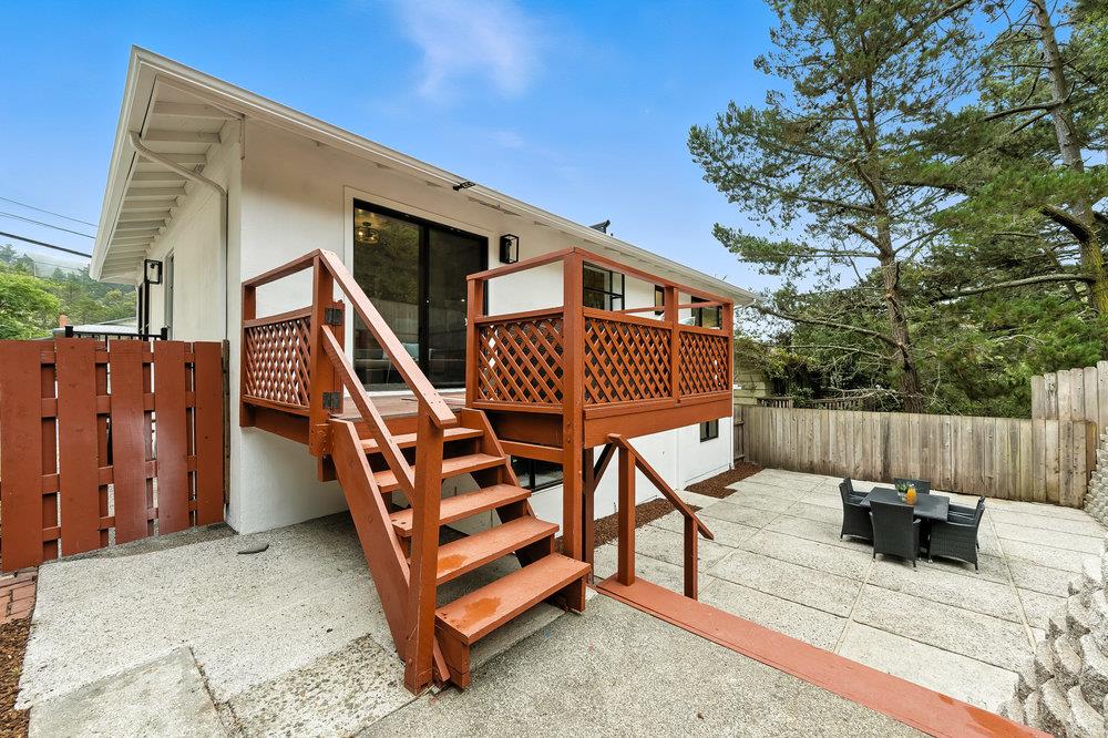 1527 Terra Nova Boulevard