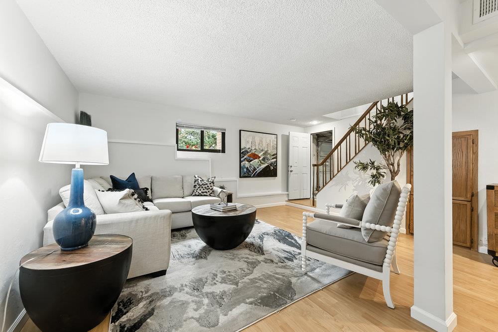 1527 Terra Nova Boulevard