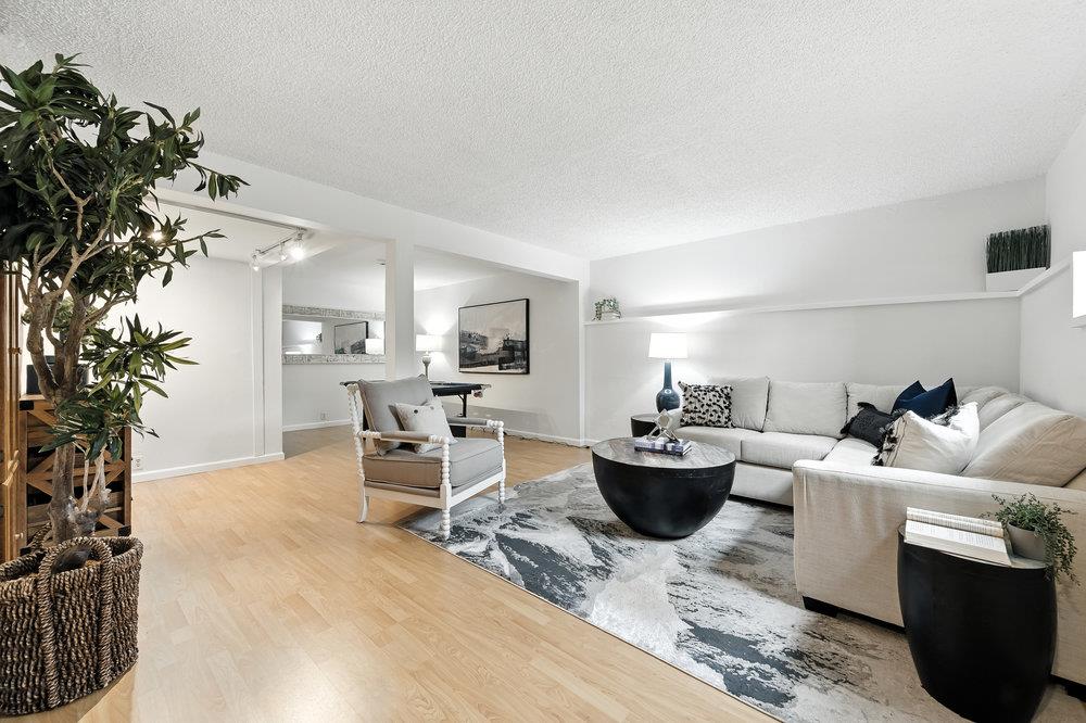 1527 Terra Nova Boulevard