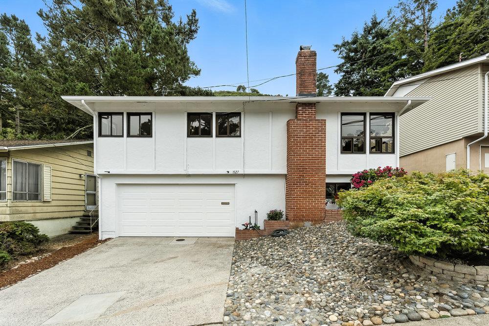 1527 Terra Nova Boulevard