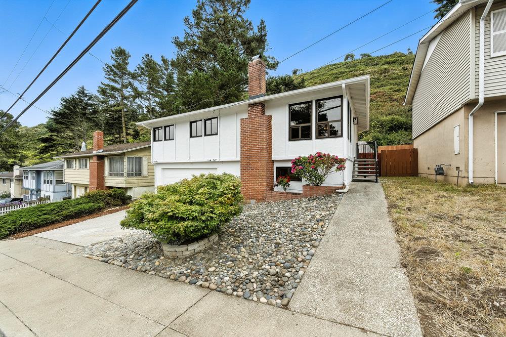 1527 Terra Nova Boulevard