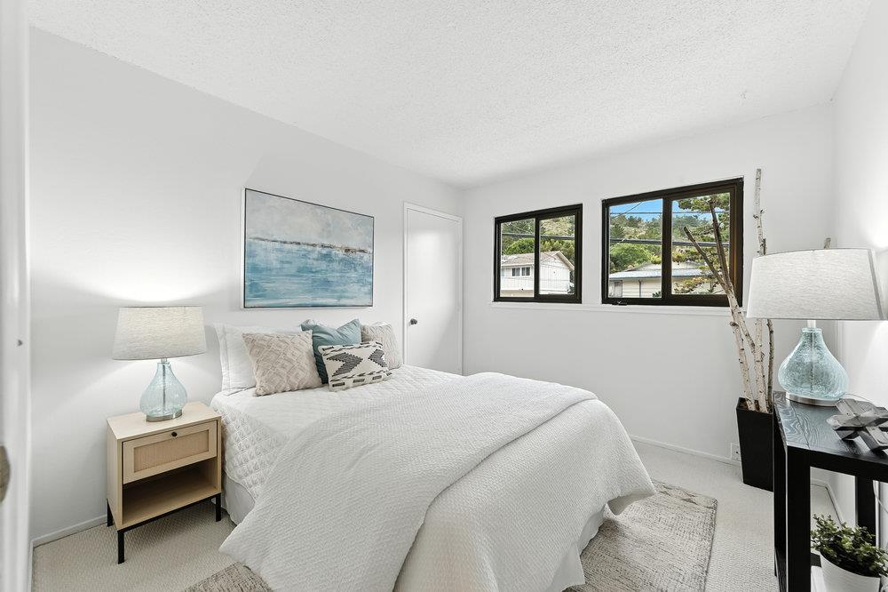 1527 Terra Nova Boulevard