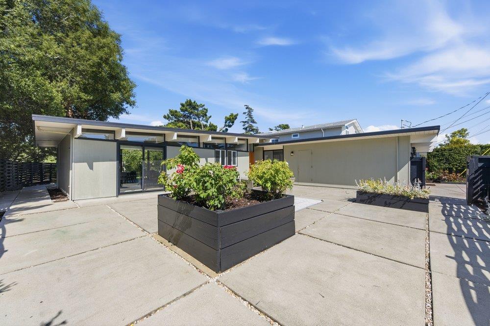 2203 Allegheny Way