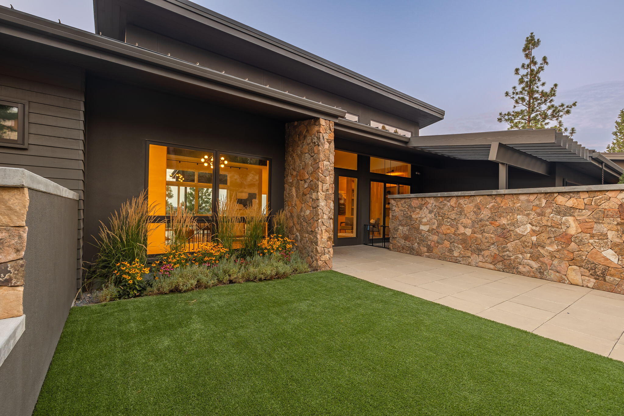 1686 NW Wild Rye Circle