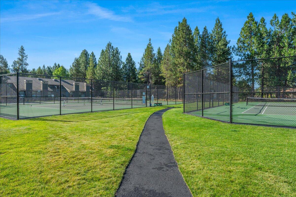 17751 Lake Aspen Court, 23
