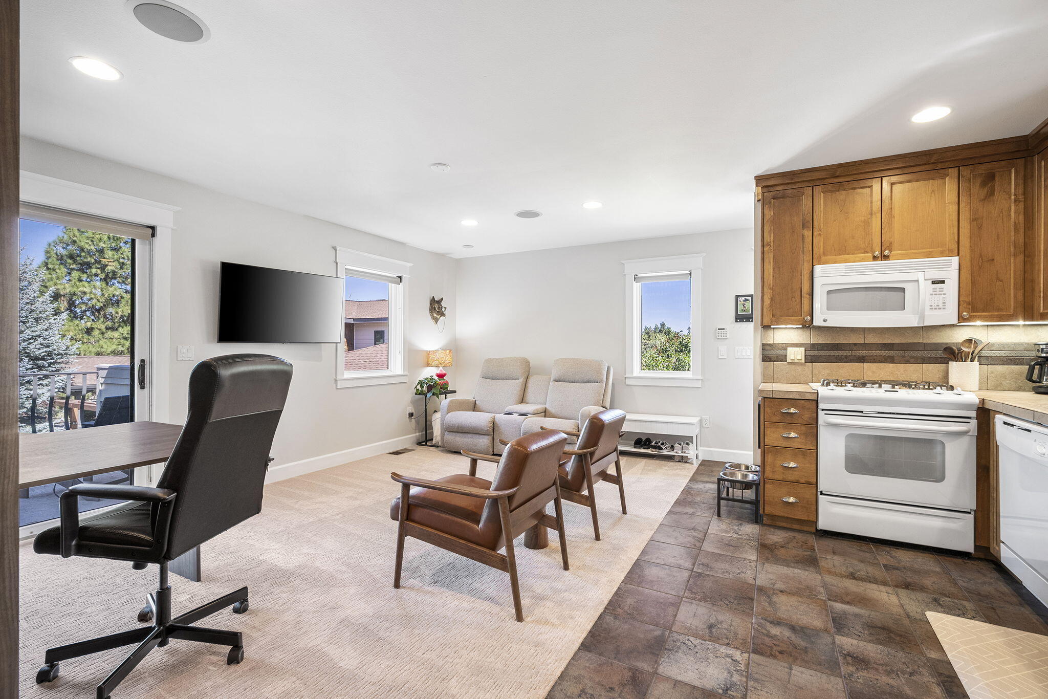 61454 Cultus Lake Court