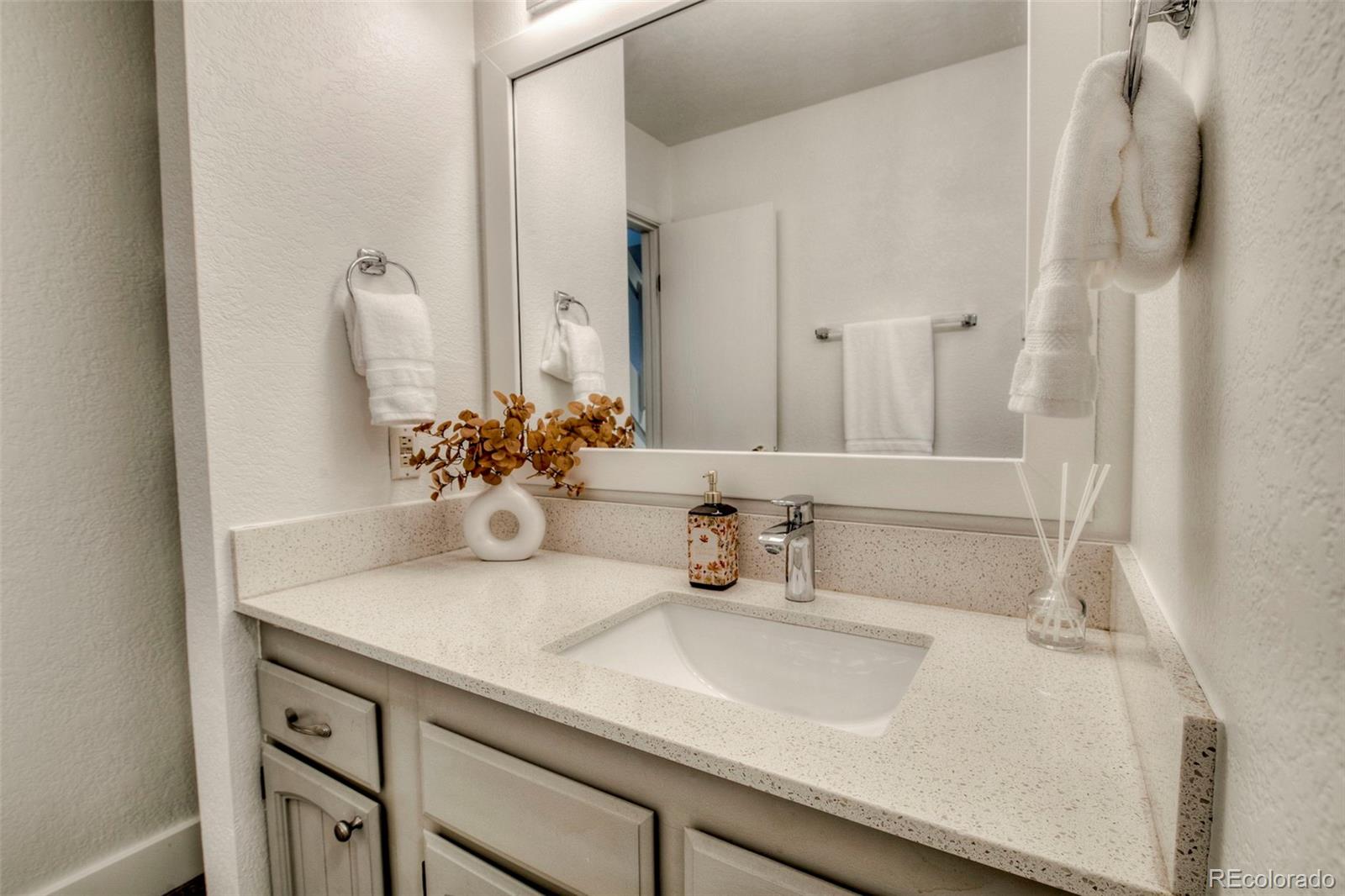 129 Broken Lance Drive Unit: B304