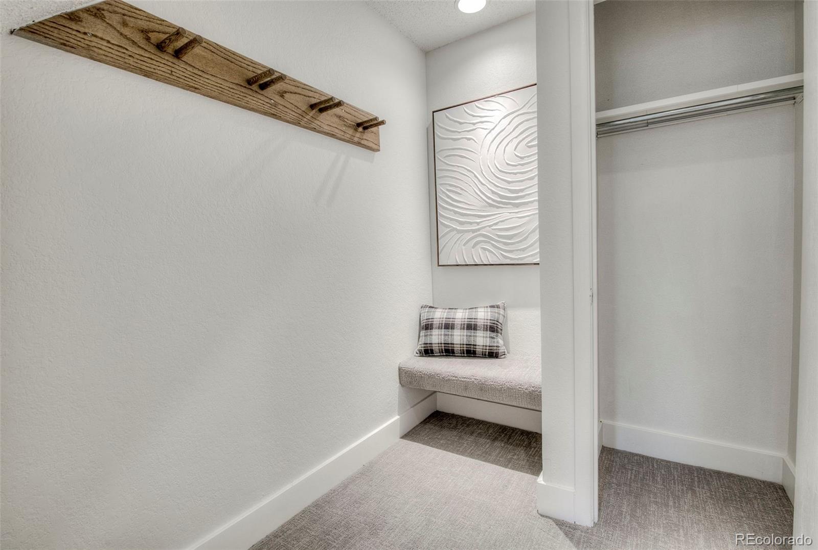 129 Broken Lance Drive Unit: B304