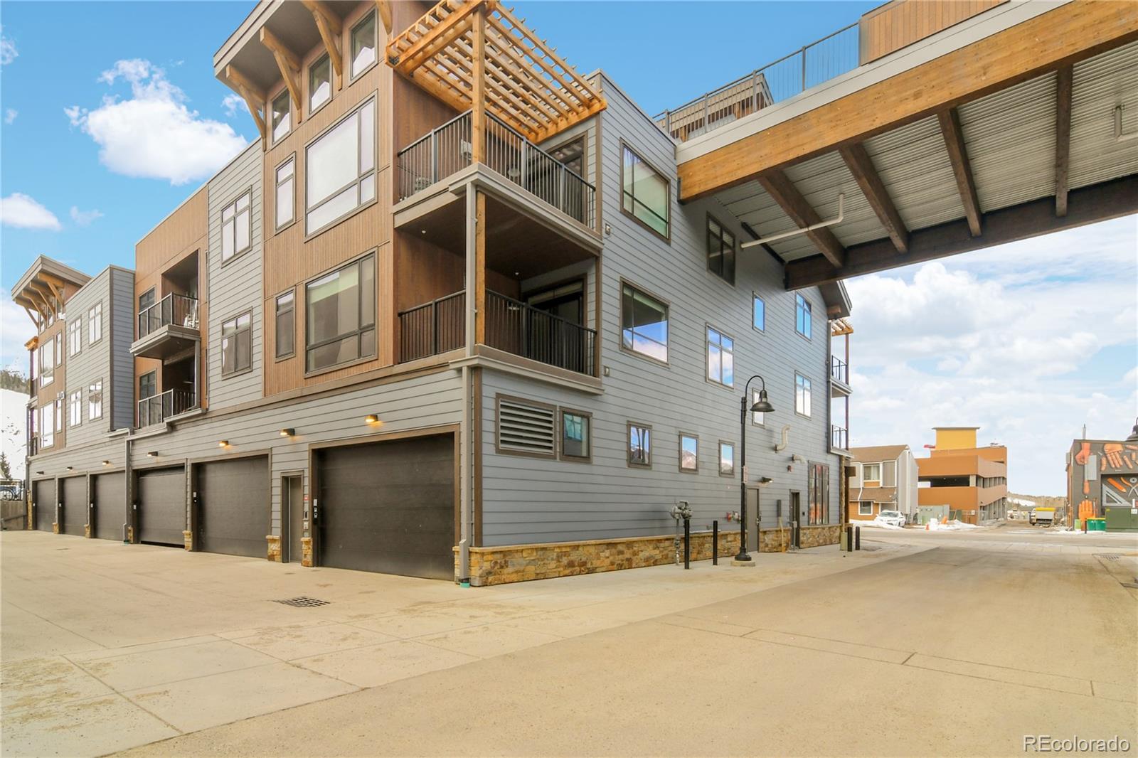 75 W 4th Street Unit: 204W
