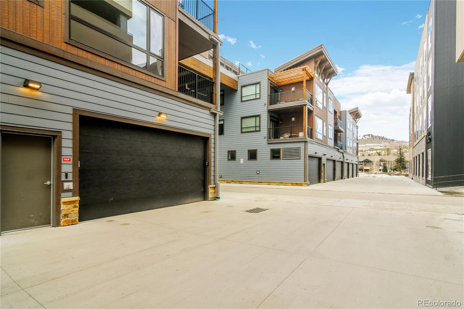 75 W 4th Street Unit: 204W