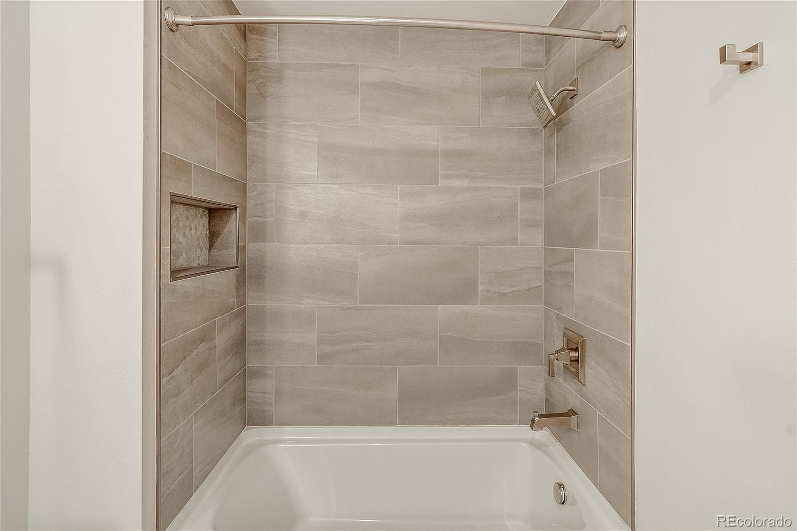 75 W 4th Street Unit: 204W