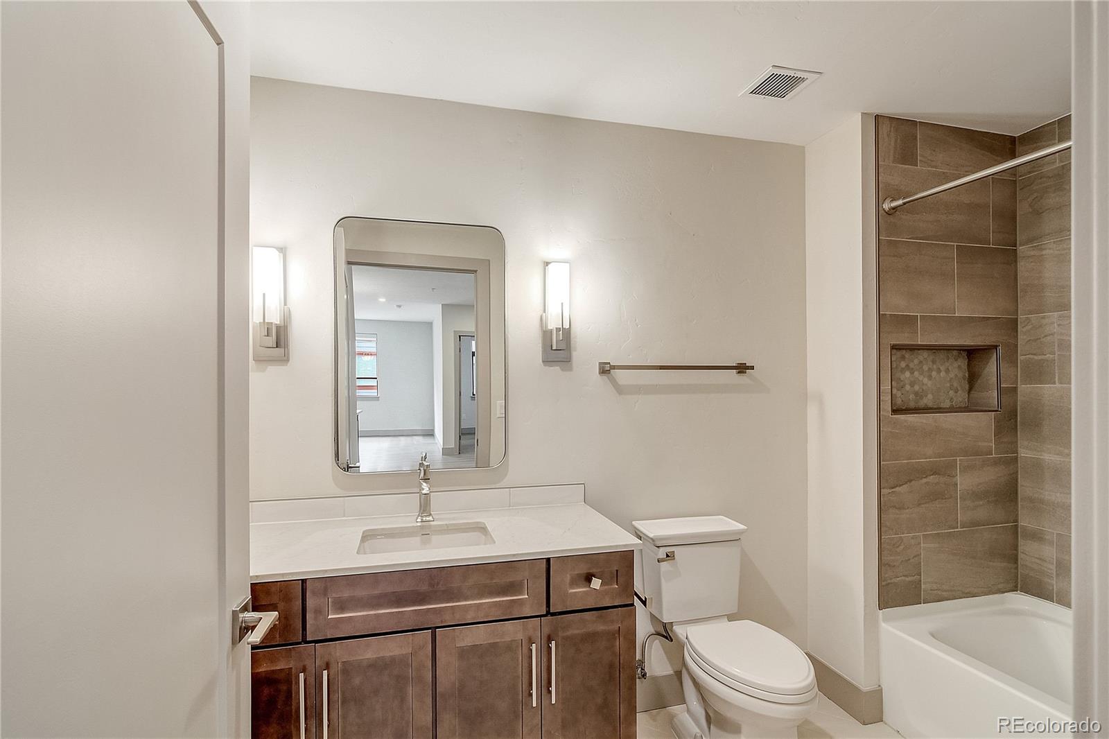 75 W 4th Street Unit: 204W