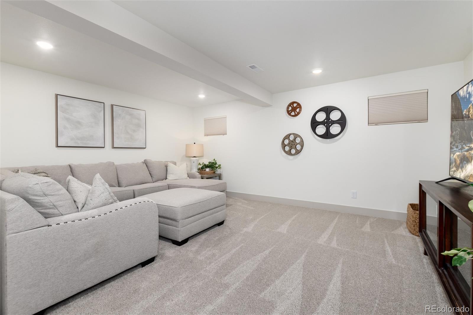 9057 Mountain Laurel Way