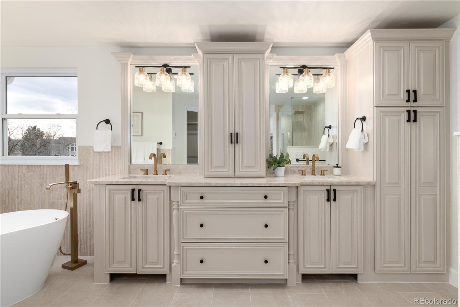 9047 Mountain Laurel Way