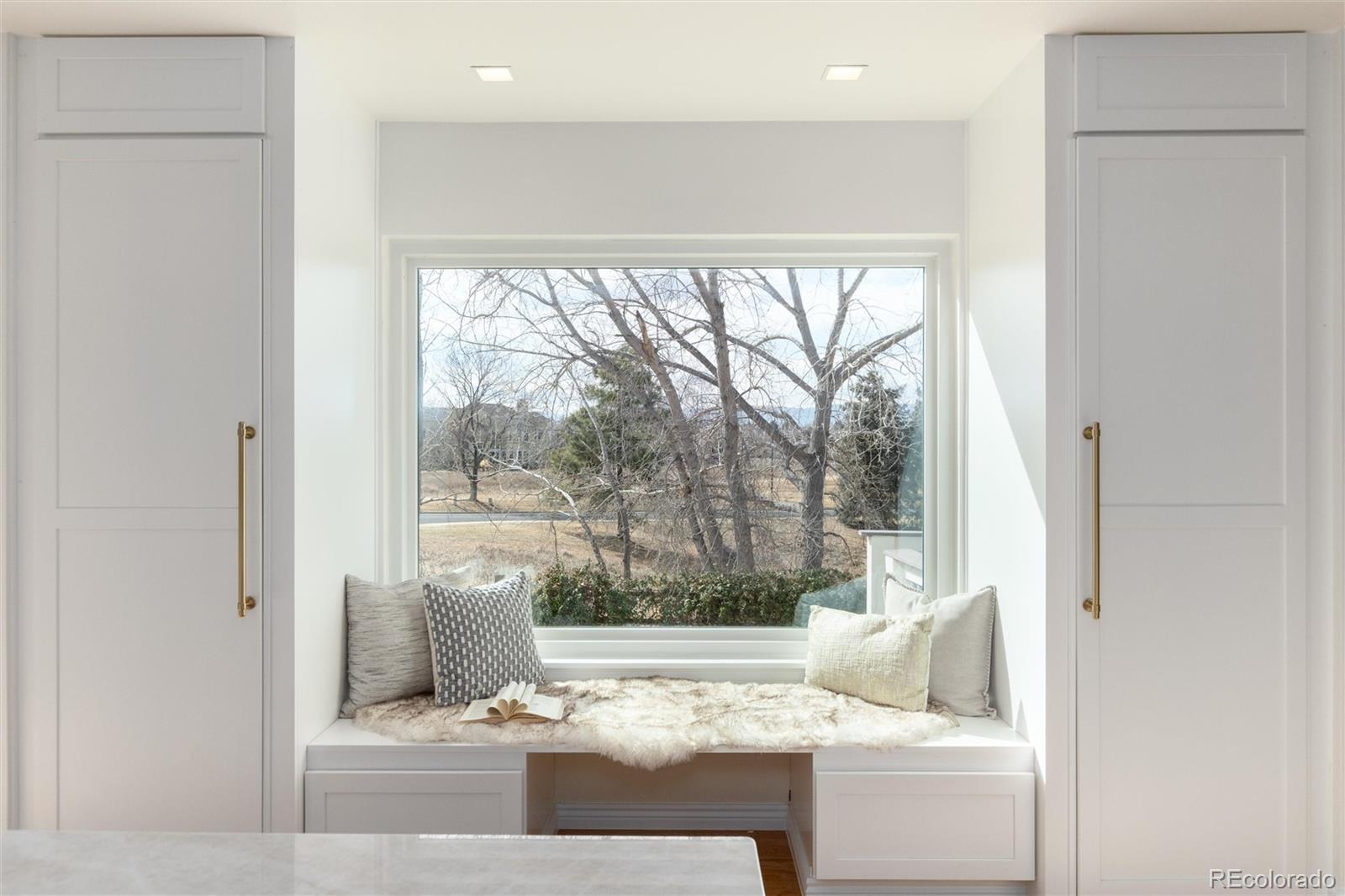 9047 Mountain Laurel Way