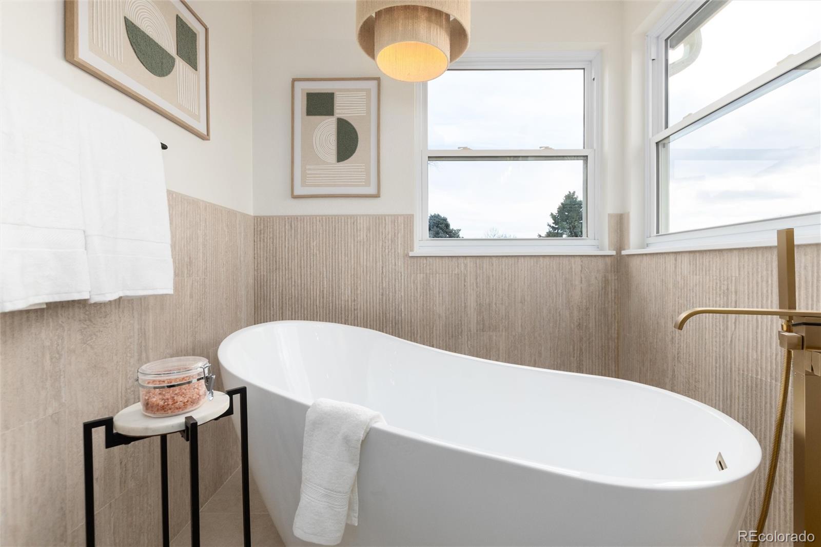 9047 Mountain Laurel Way