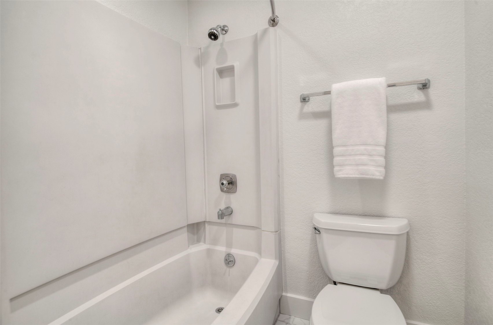 129 Broken Lance DRIVE B304