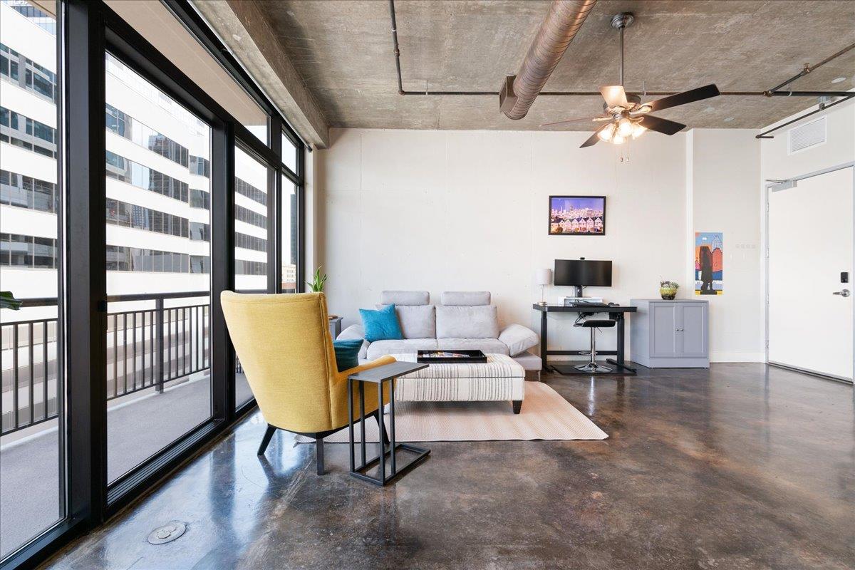 311 W 5th ST # 806