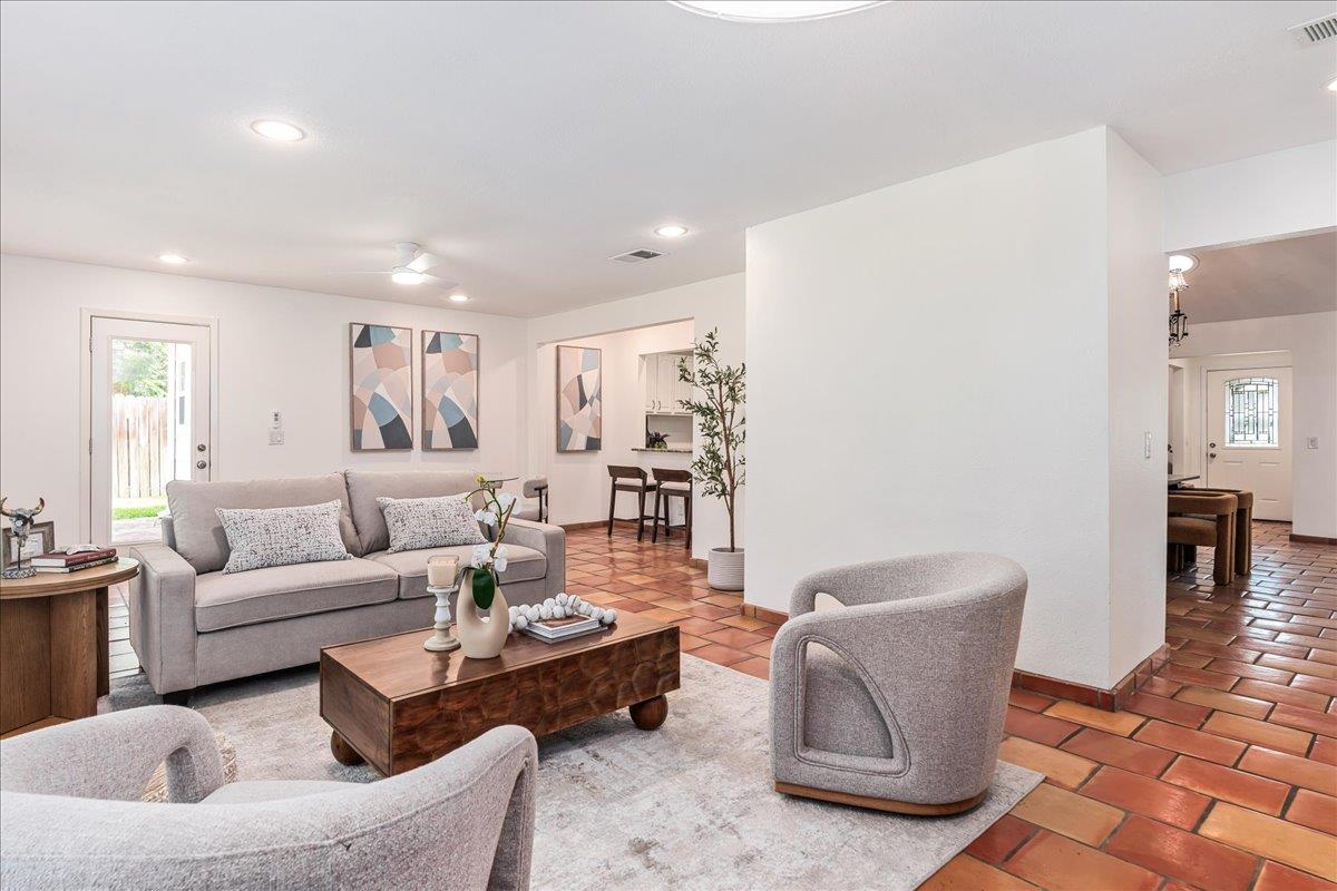 4805 Canyonbend CIR
