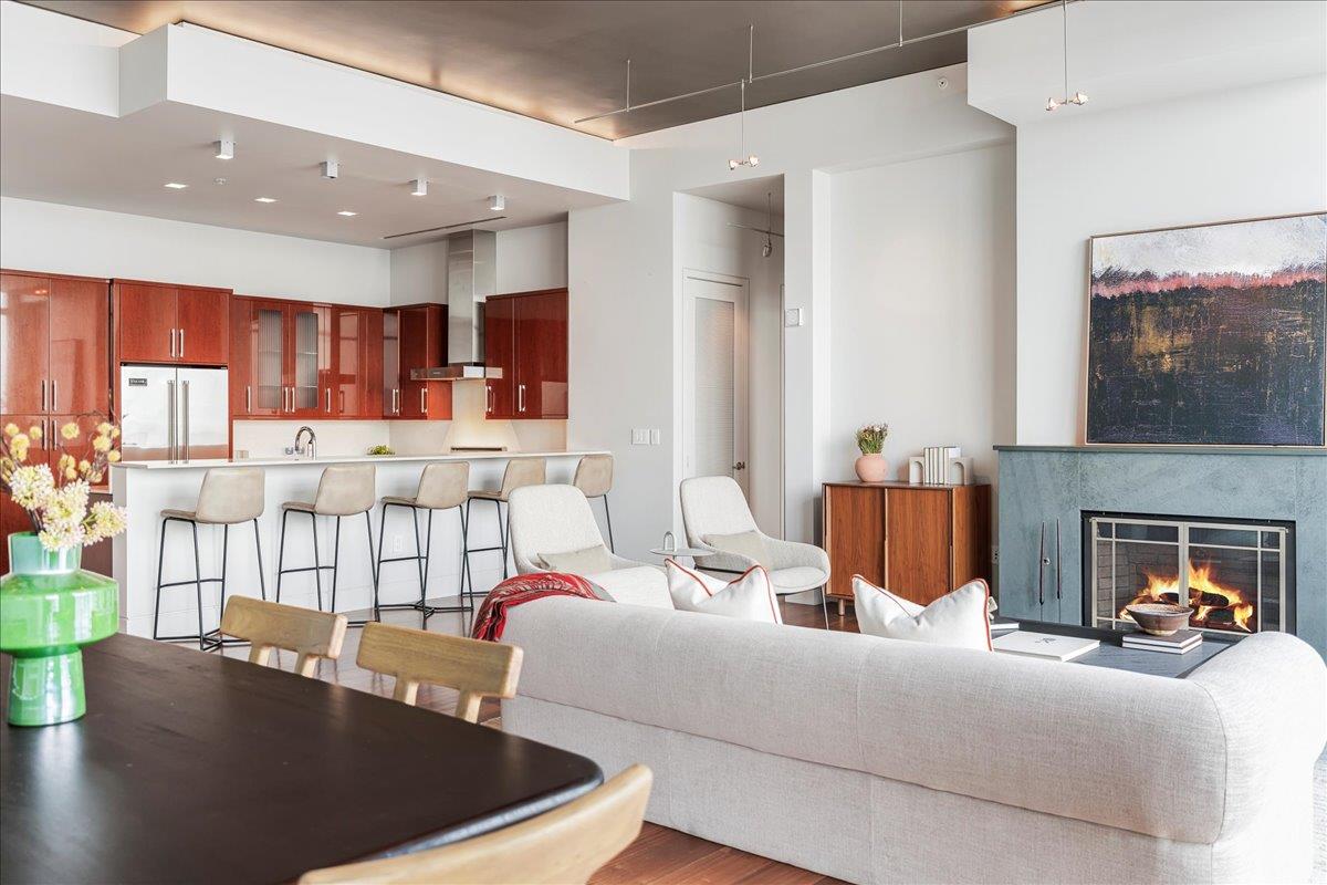 360 Nueces ST # 4305