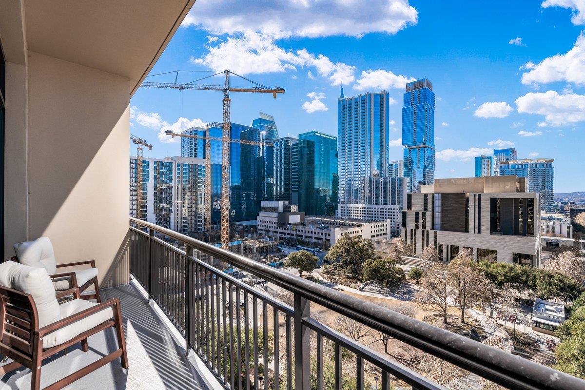 311 W 5th ST # 1005