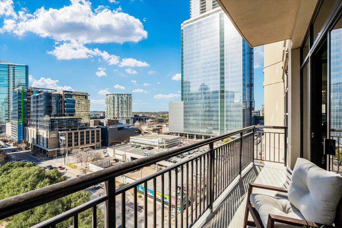 311 W 5th ST # 1005