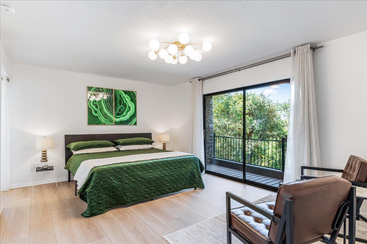 1306 Quaker Ridge DR